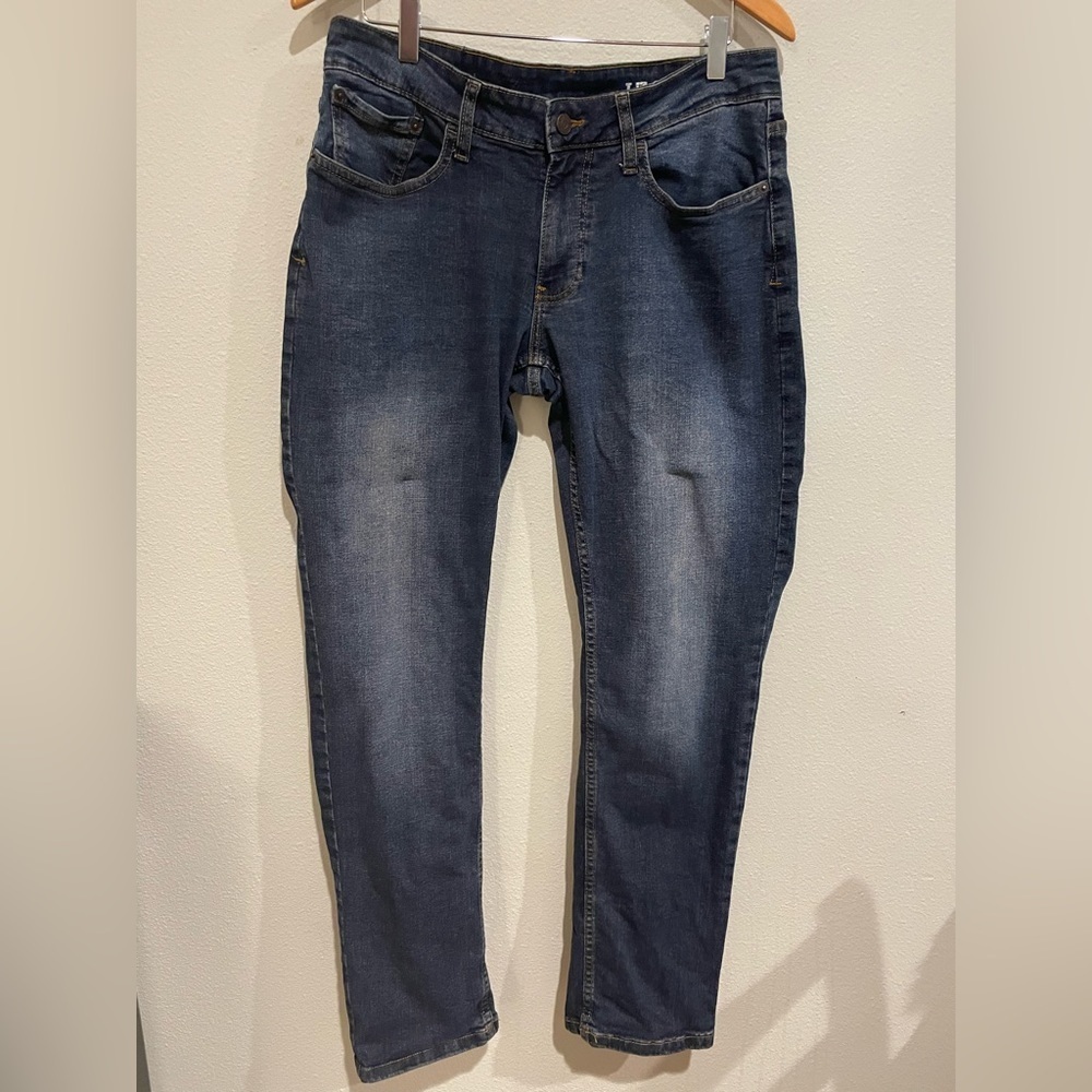 Men’s Izod washed straight fit jeans 32x32